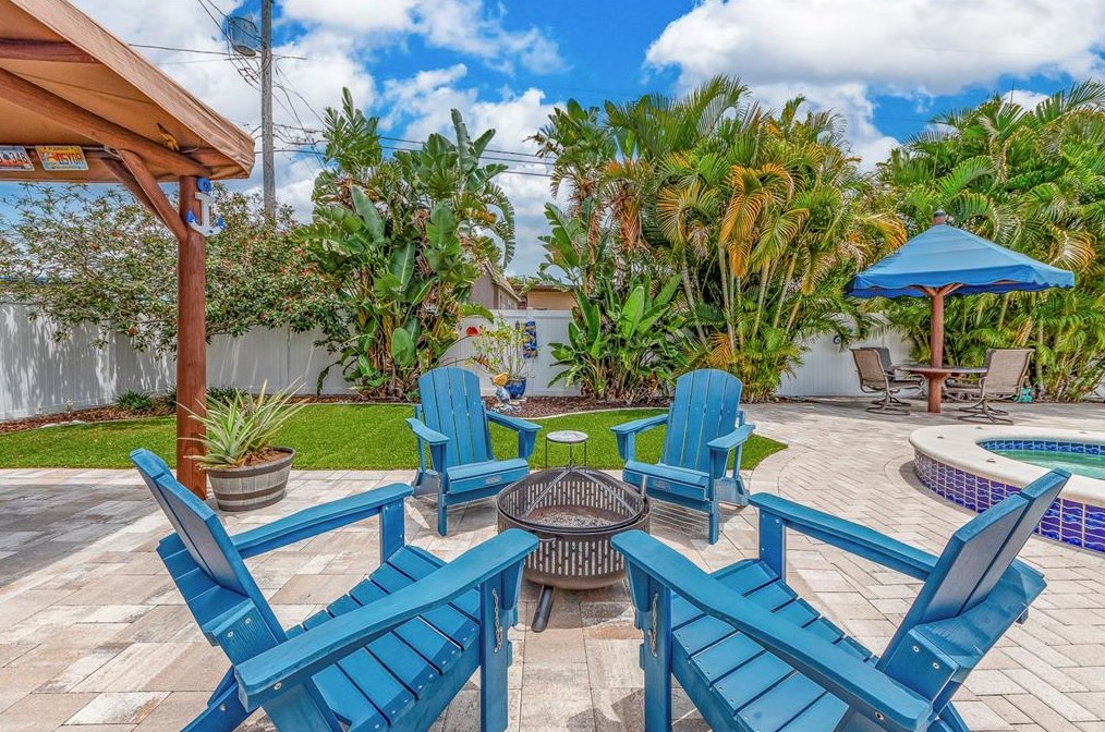 11233 142 Way, Largo FL  33774-4423 exterior