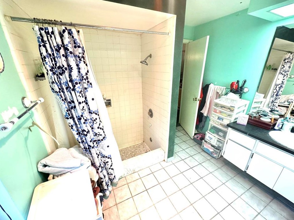 705 Wild Oak Ln, Palm Harbor FL  34683-3033 exterior