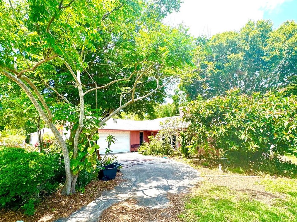 705 Wild Oak Ln, Palm Harbor, FL 34683-3034