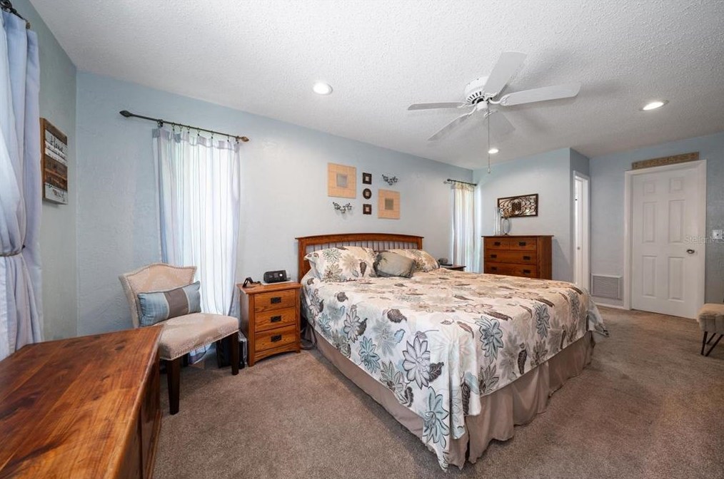 12903 Mia Cir, Largo FL exterior