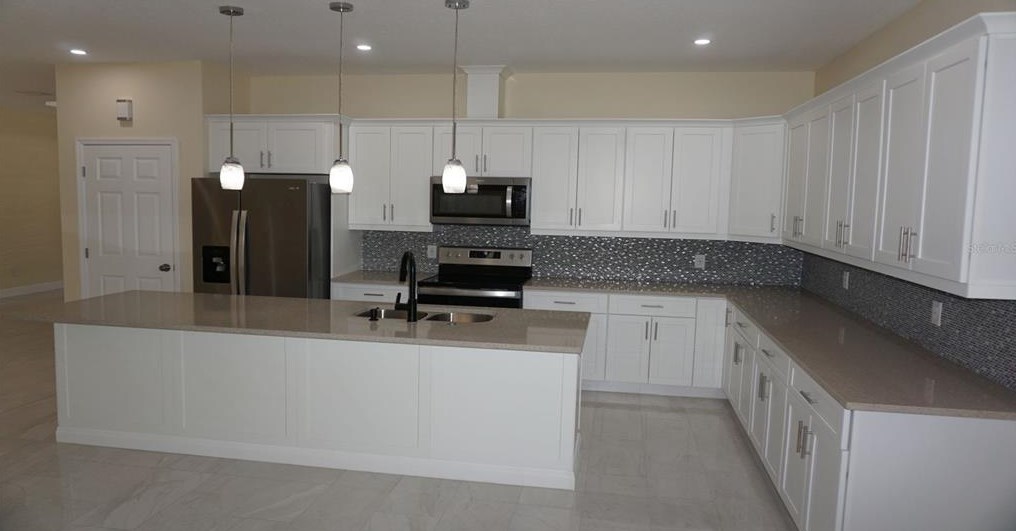 6015 82nd Ave, Pinellas Park FL  33781-1434 exterior