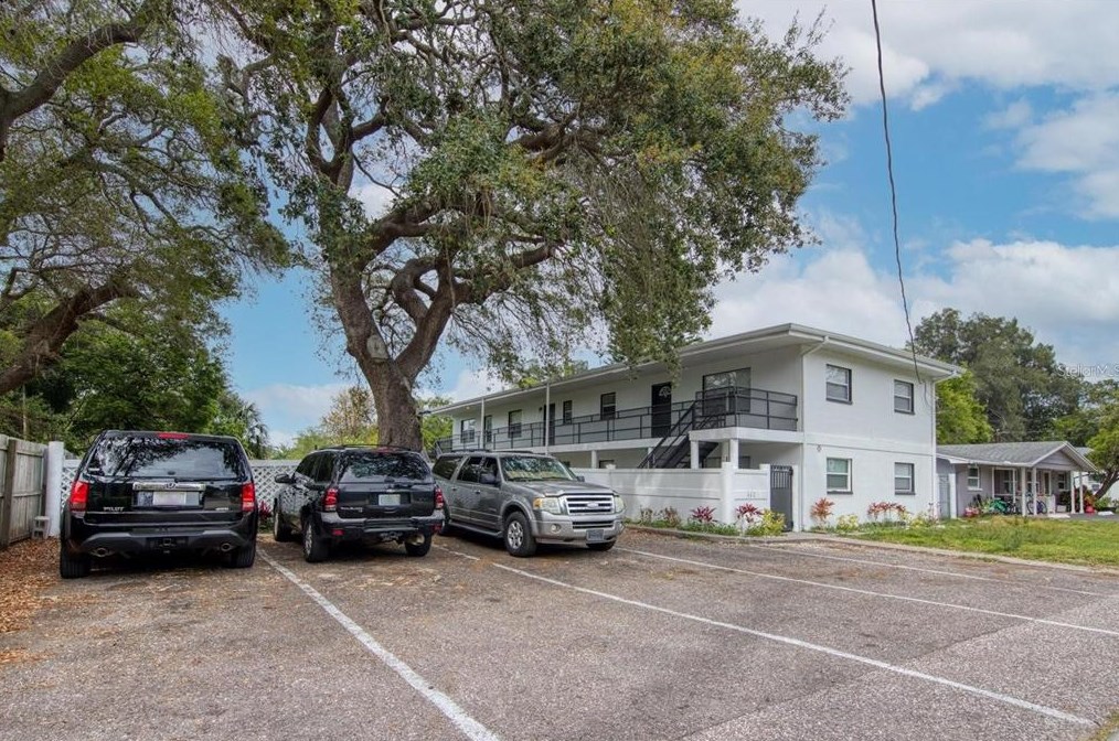 662 Union St, Dunedin, FL 34698-8424