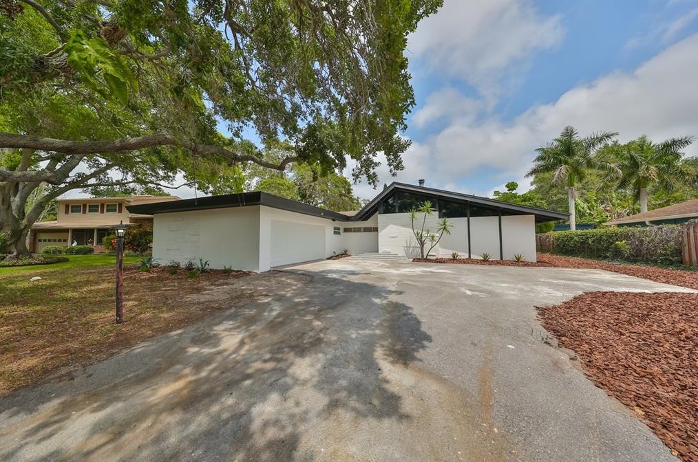 8217 Forest Cir, Largo, FL 33776-3113