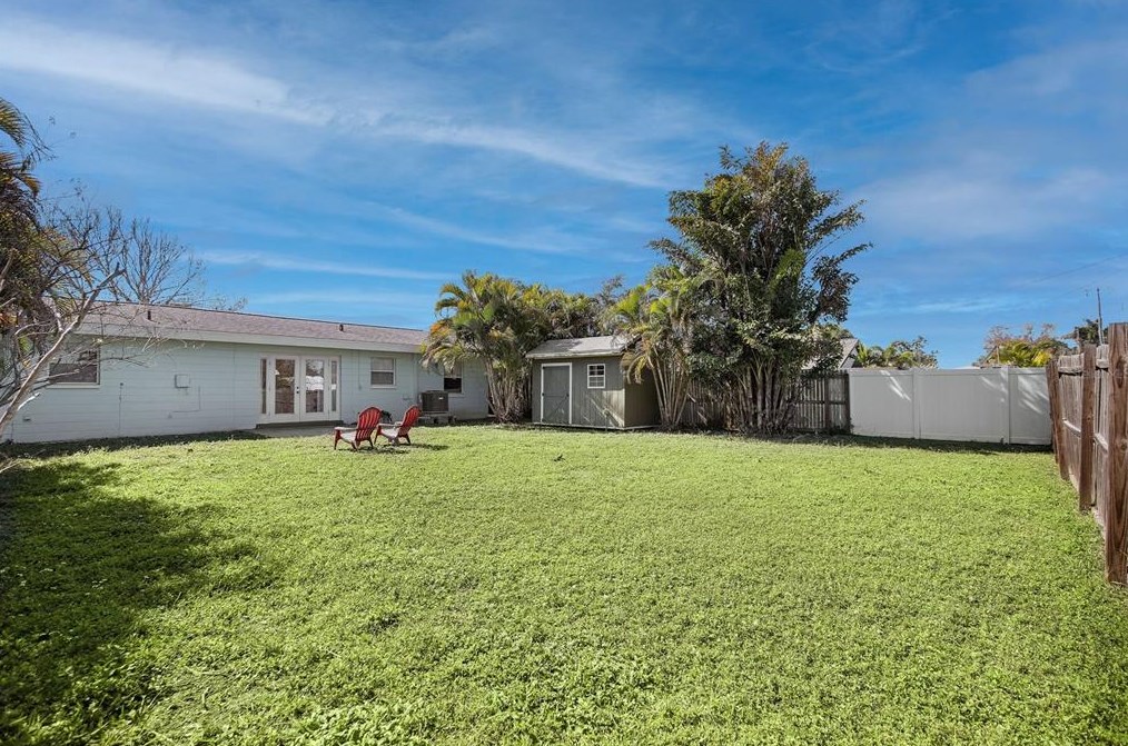 735 42nd Ave, Saint Petersburg FL  33703-4636 exterior