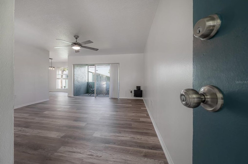 11428 2nd St, Saint Petersburg, FL 33706-4634