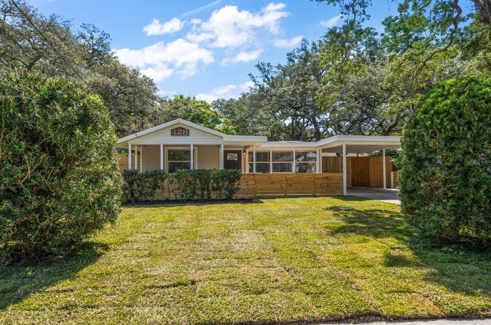 428 5th St Nw, Largo, FL 33770