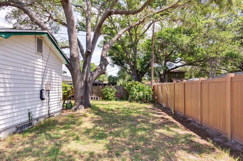 5480 43rd Ter, Saint Petersburg FL  33709-5548 exterior