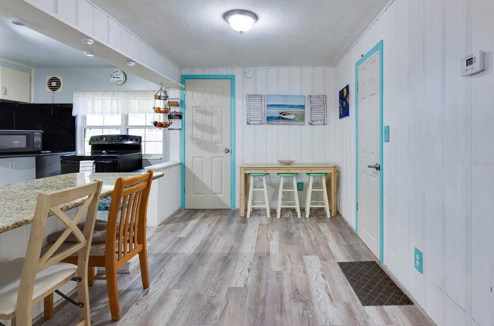 5480 43rd Ter, Saint Petersburg FL  33709-5548 exterior