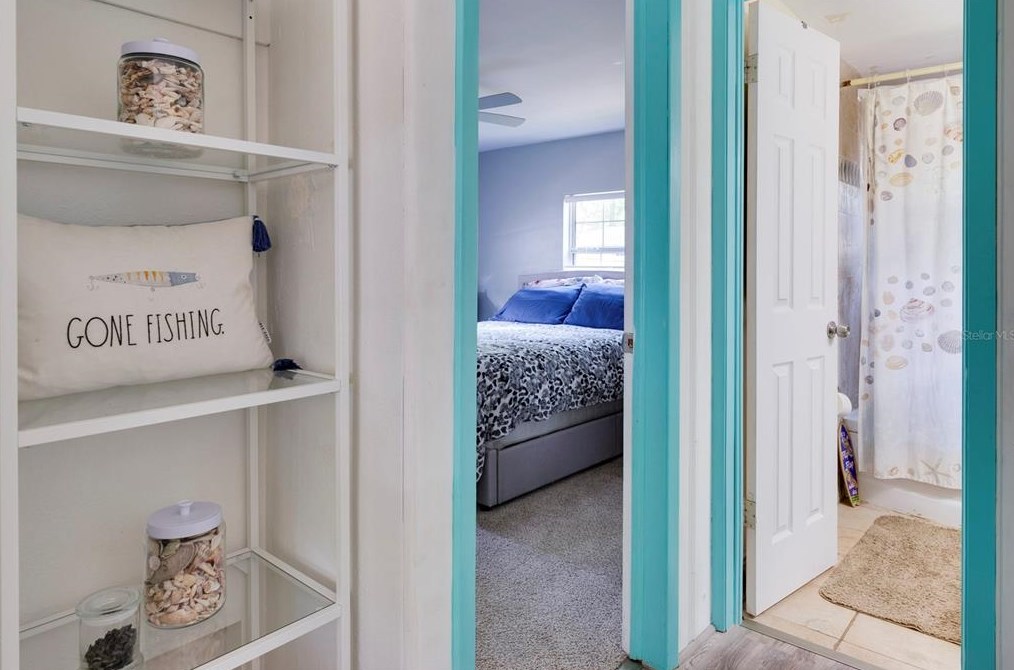 5480 43rd Ter, Saint Petersburg FL  33709-5548 exterior