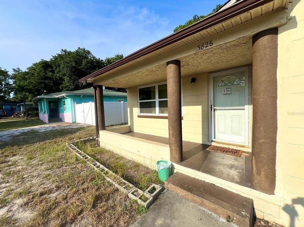 3826 Highland St, Saint Petersburg, FL 33705-3812