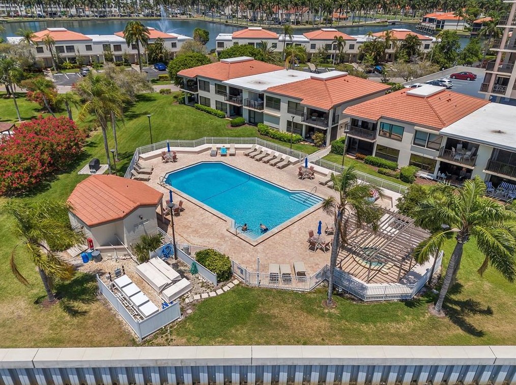 6290 Bahia Del Mar Cir, Saint Petersburg, FL 33715-3310