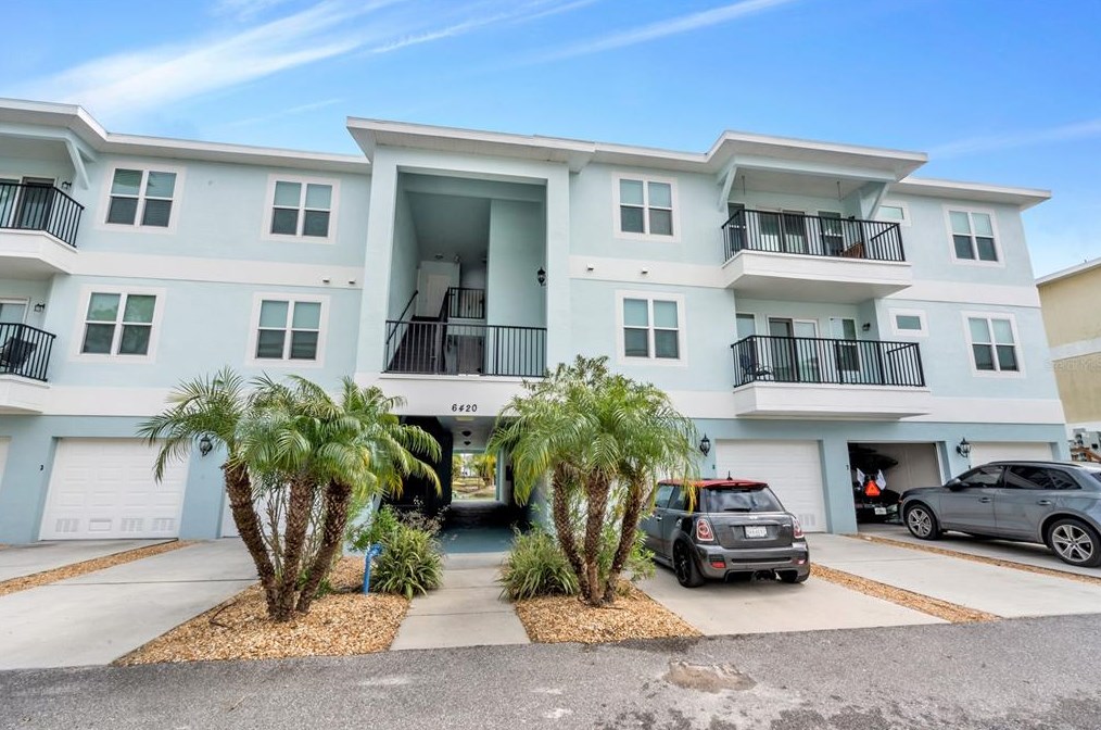 6420 Banyan Blvd #303, New Port Richey, FL 34652