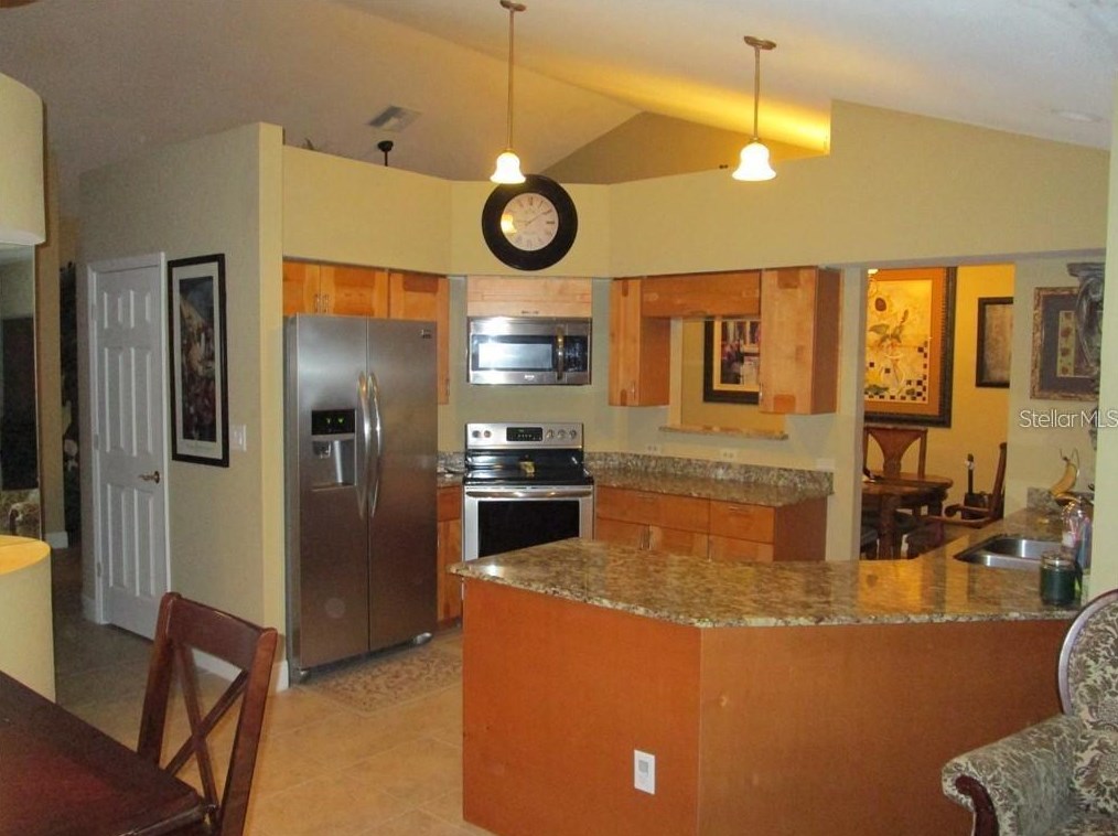 353 Mayfair Cir E, Palm Harbor, FL 34683