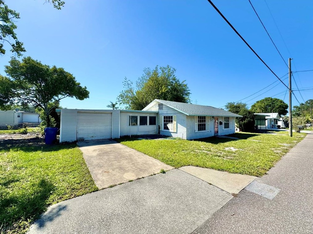 1114 Michigan Dr, Dunedin, FL 34698-5124