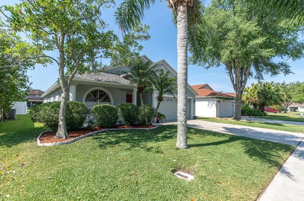 609 Lake Cypress Cir, Oldsmar, FL 34677