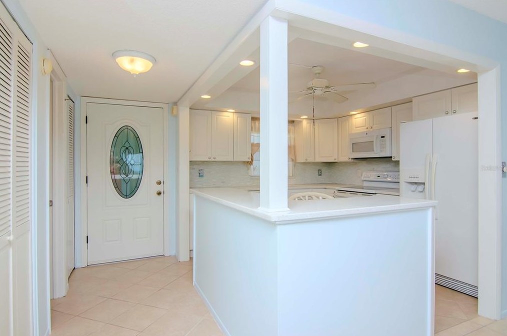 4750 Cove Cir #1005, Saint Petersburg, FL 33708