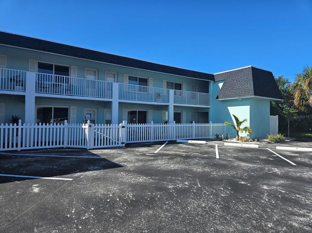 350 73rd Ave #6, Saint Petersburg, FL 33706