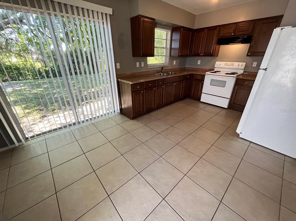 2403 19th St E, Bradenton, FL 34208