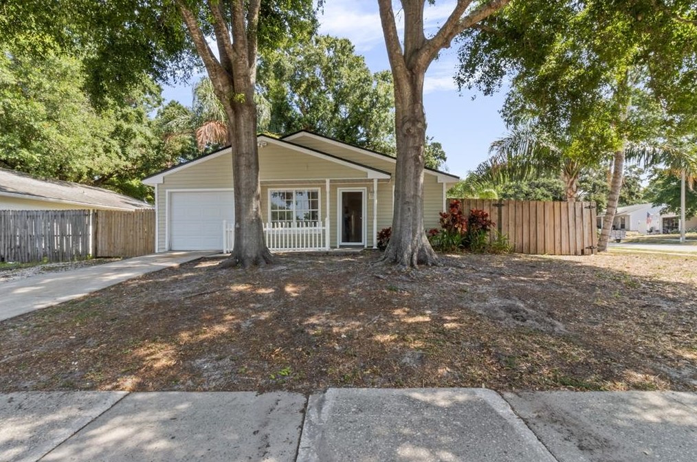 2755 Kavalier Dr, Palm Harbor, FL 34684