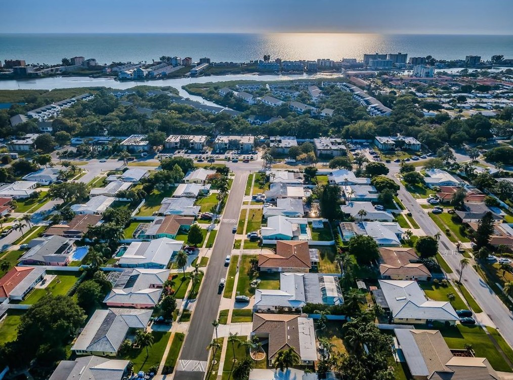14429 Yacht Club Blvd, Largo, FL 33776-1106