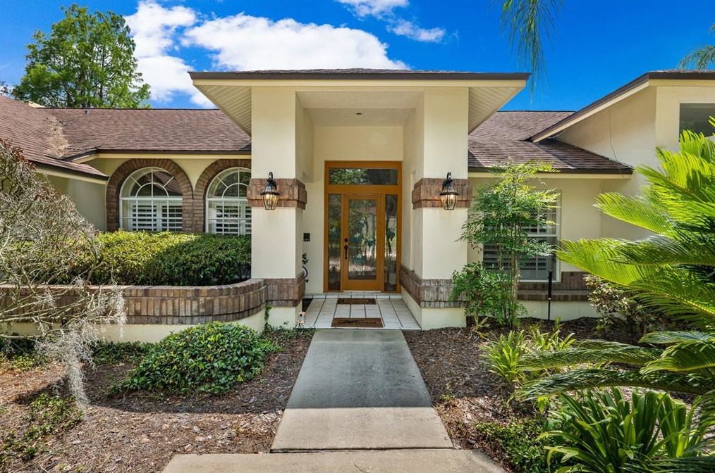 606 Crystal Grove Blvd, Lutz, FL 33548