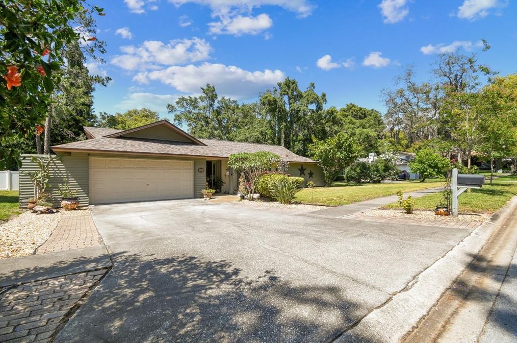 844 Park Ct, Palm Harbor, FL 34683