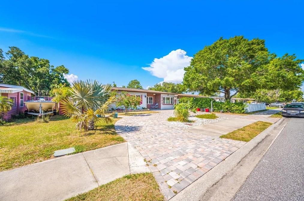 1572 77th Ave N, Saint Petersburg, FL 33702