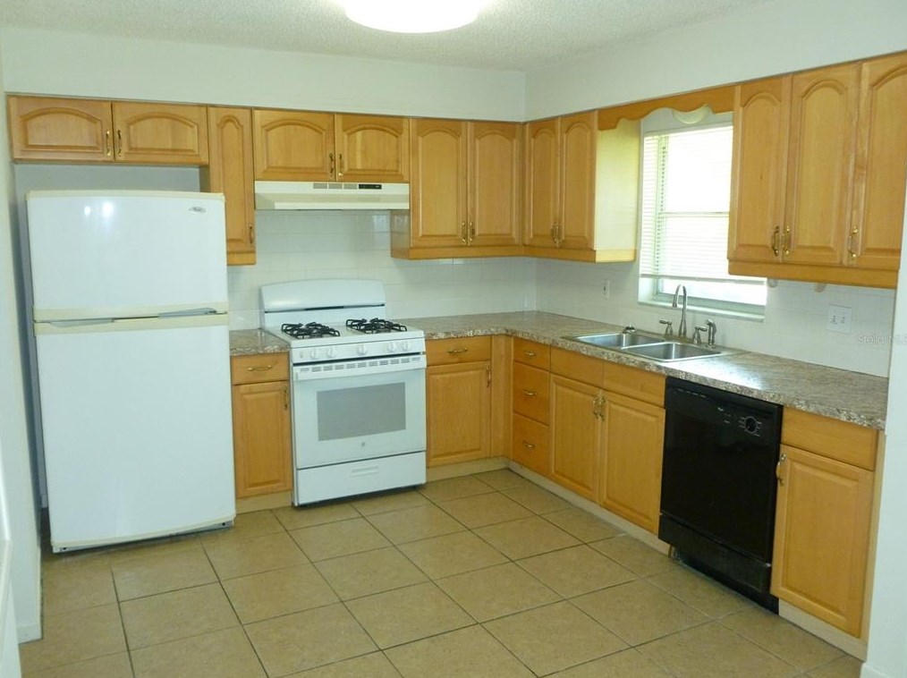5106 Lily St, Pinellas Park, FL 33782-3515