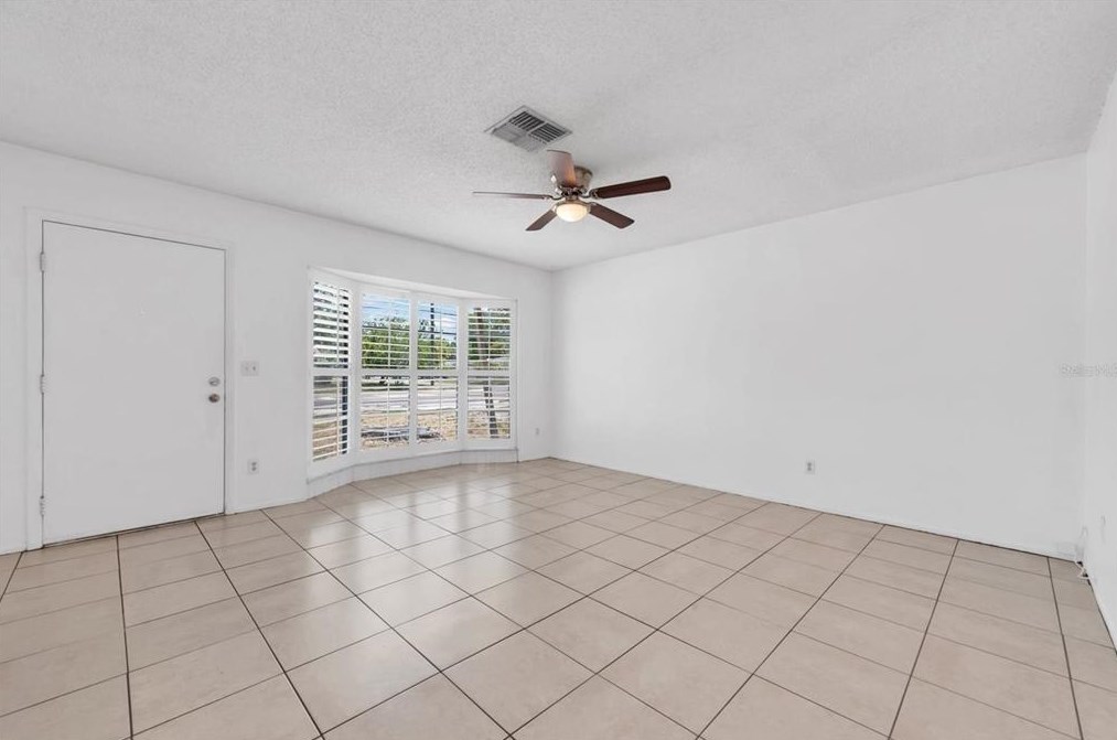 1630 Trotter Rd, Largo, FL 33774-1628