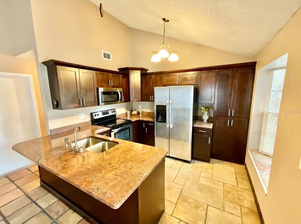2737 Alabaster Ct, Palm Harbor, FL 34684