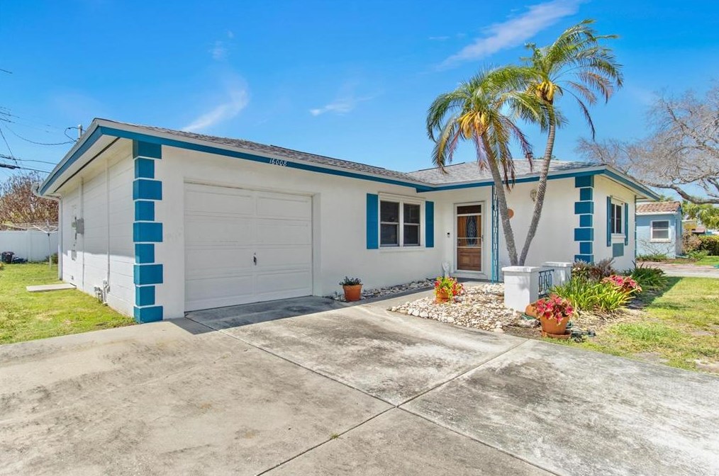 16008 Redington Dr, Saint Petersburg, FL 33708-1663