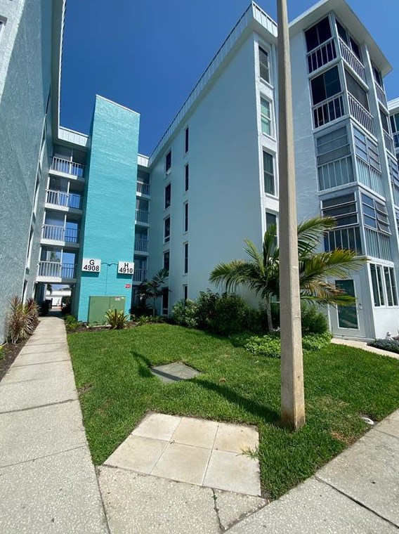 4910 38th Way S #407, Saint Petersburg, FL 33711