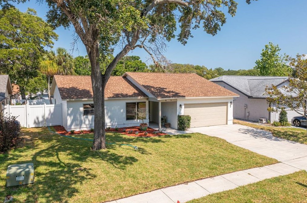 2540 Gulfbreeze Cir, Palm Harbor, FL 34683-2649