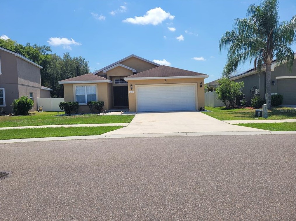 6401 Twin Bridges Dr, Zephyrhills, FL 33541