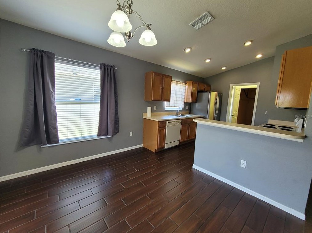 6401 Twin Bridges Dr, Zephyrhills FL 33541-8380 exterior