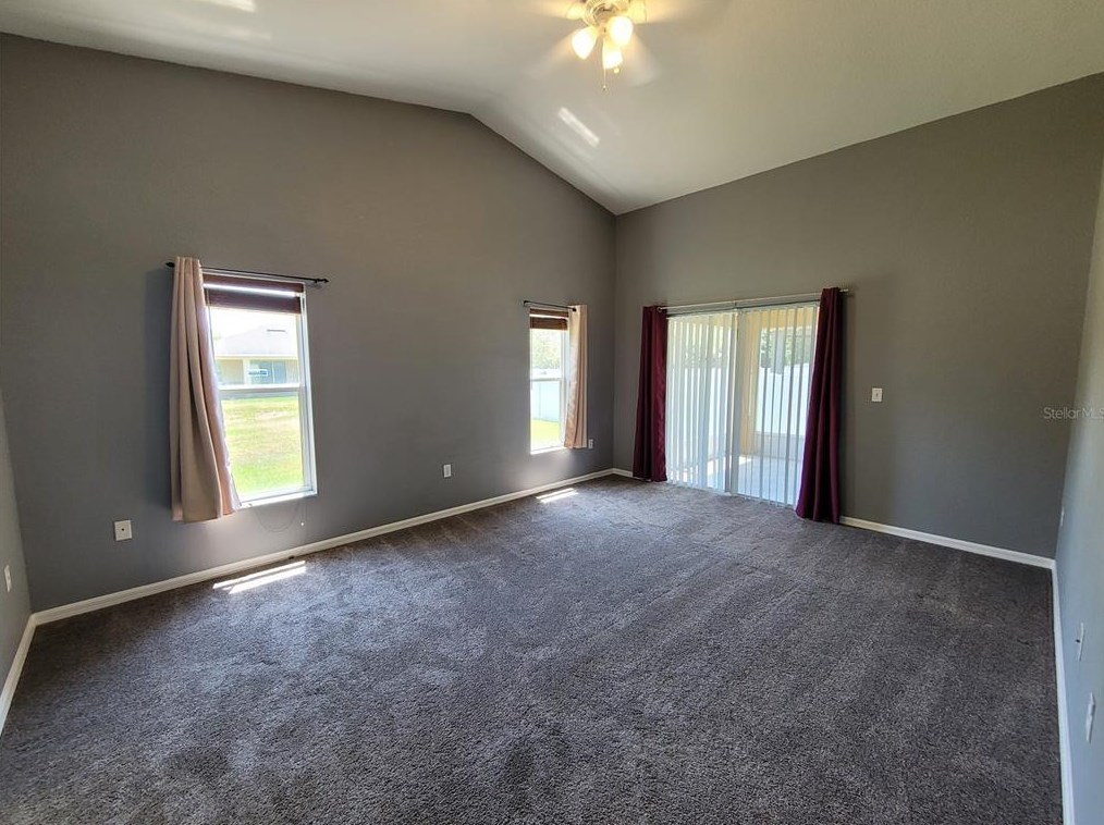 6401 Twin Bridges Dr, Zephyrhills FL 33541-8380 exterior