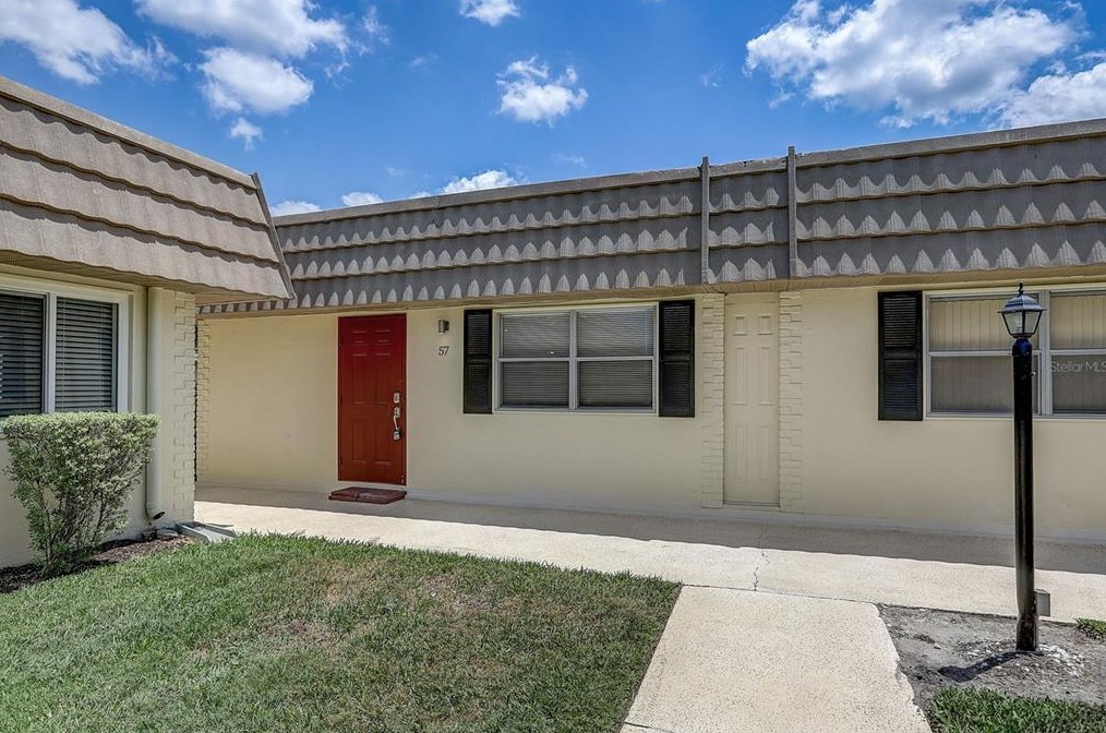 202 Bedford St #57, Ruskin, FL 33573