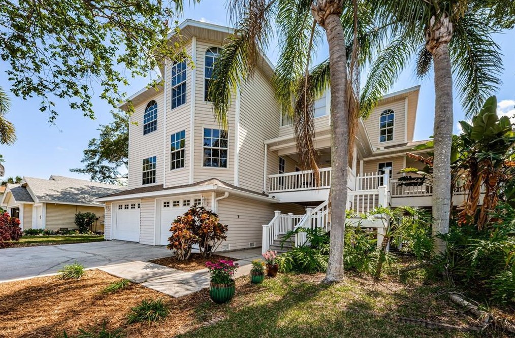376 Hattie St, Palm Harbor, FL 34683