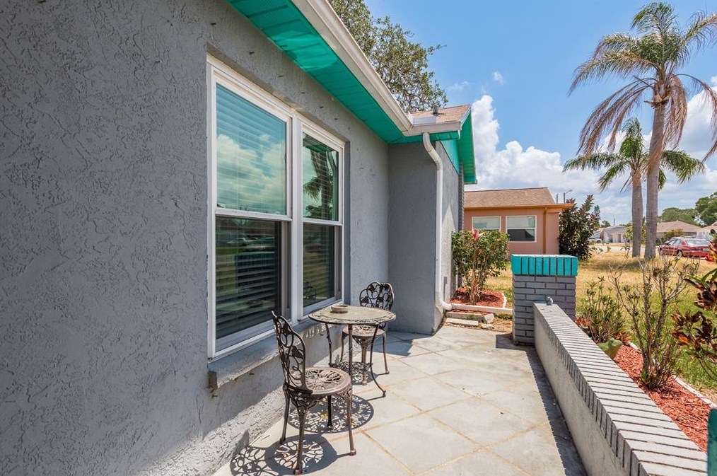 2717 Blossom Lake Dr, Tarpon Springs, FL 34691-6773