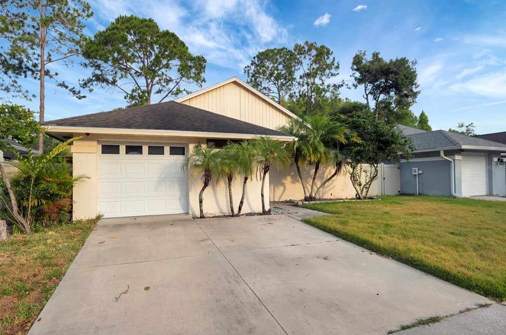 11926 Hickorynut Dr, Tampa, FL 33625-5655