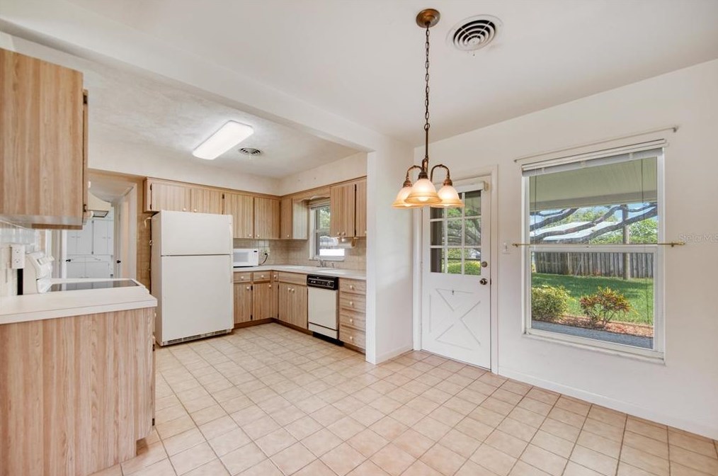 5297 35 Ter, Saint Petersburg FL  33710-2014 exterior