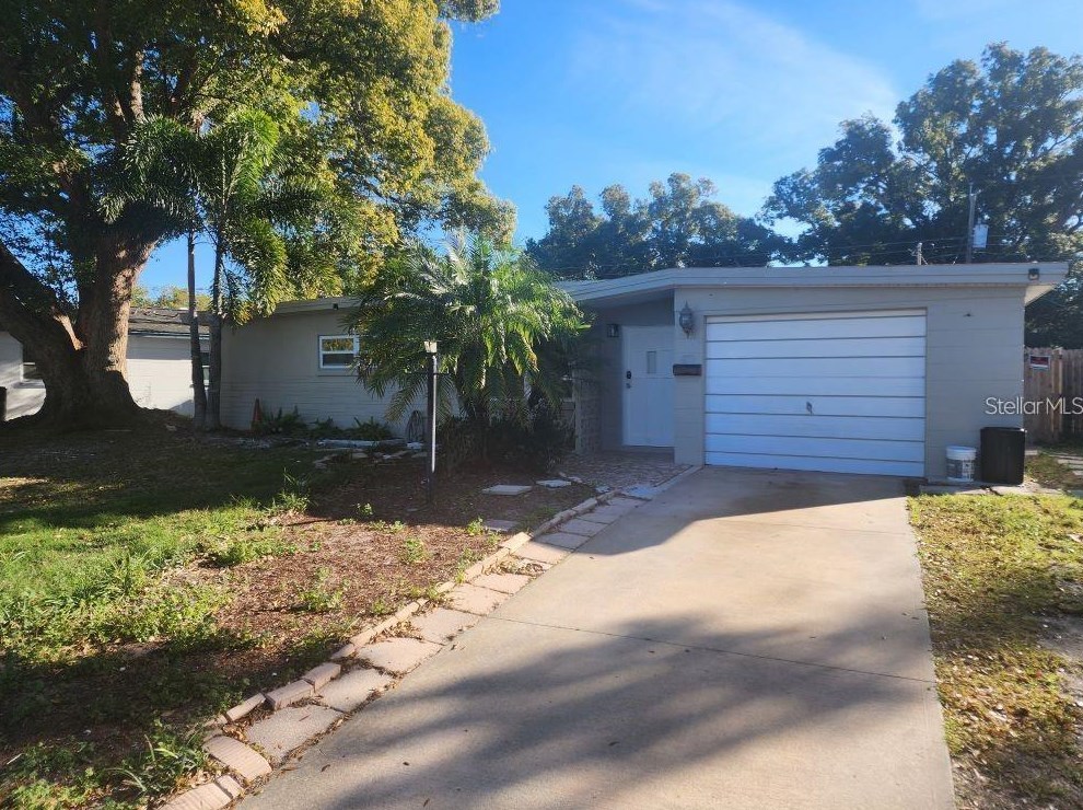 4200 Citrus Dr, New Port Richey, FL 34652-5913