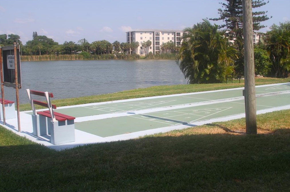 3883 Lake Bayshore Dr, Bradenton FL  34205-5030 exterior