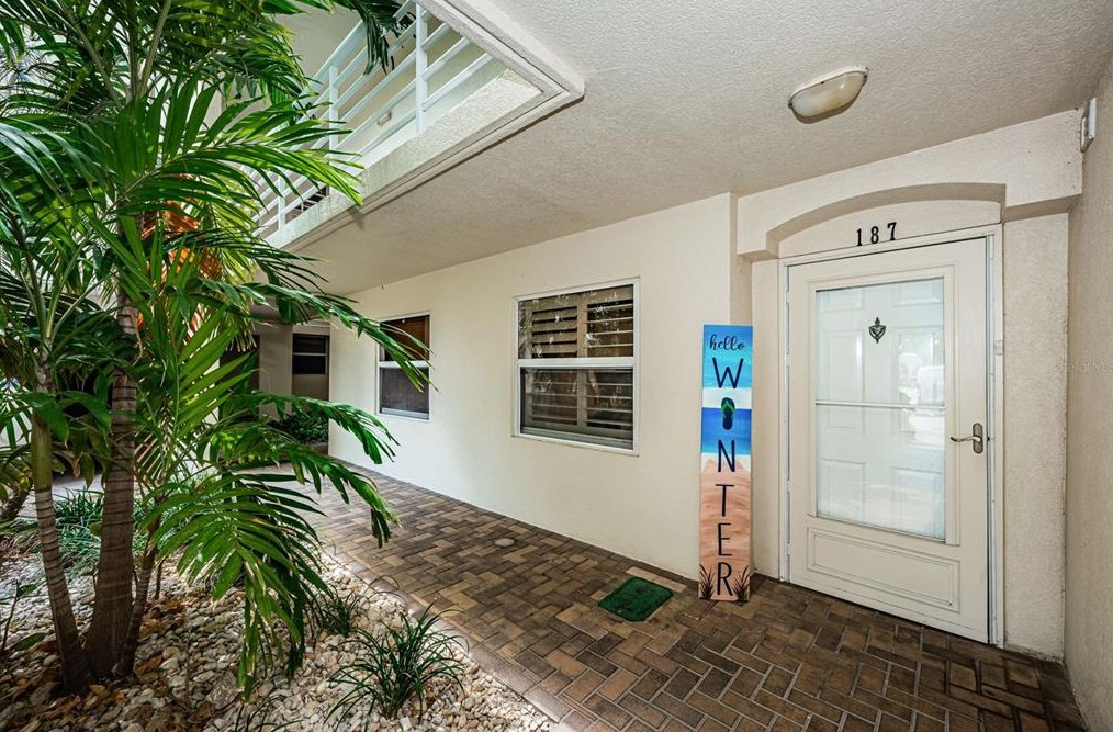 6105 Bahia Del Mar Cir, Saint Petersburg, FL 33715-3325