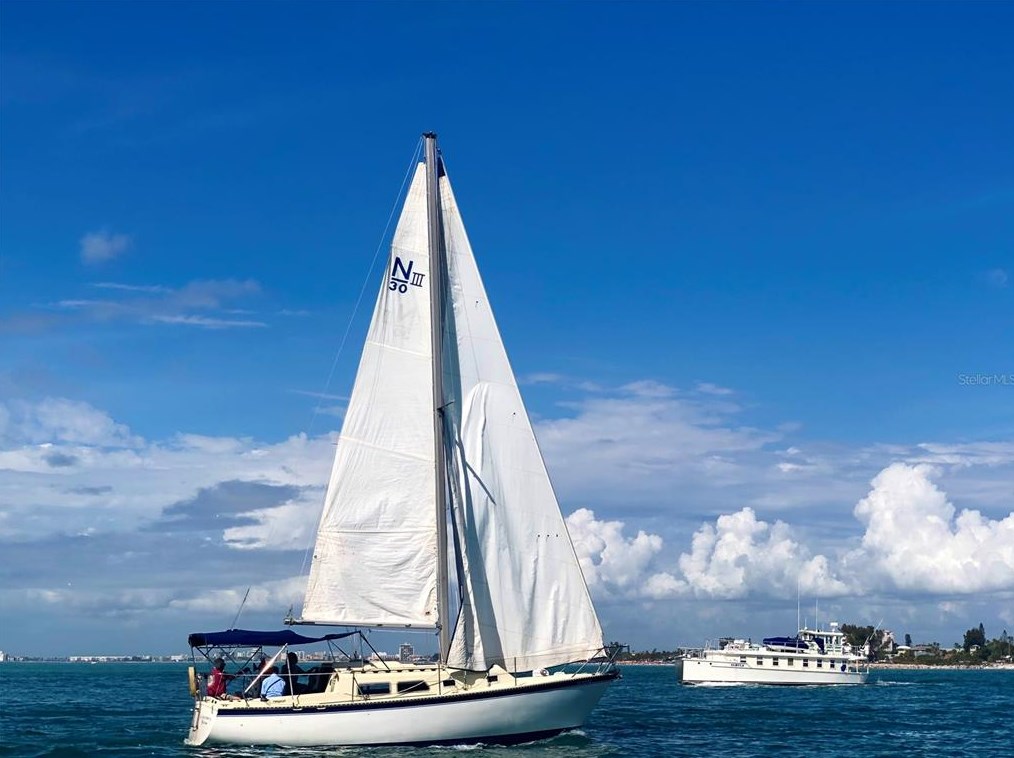 6105 Bahia Del Mar Cir, Saint Petersburg FL  33715-3325 exterior