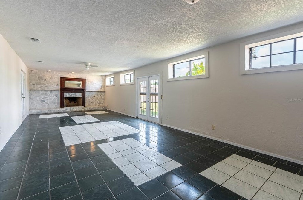 3334 Henry St, Melbourne FL 32901-8016 exterior