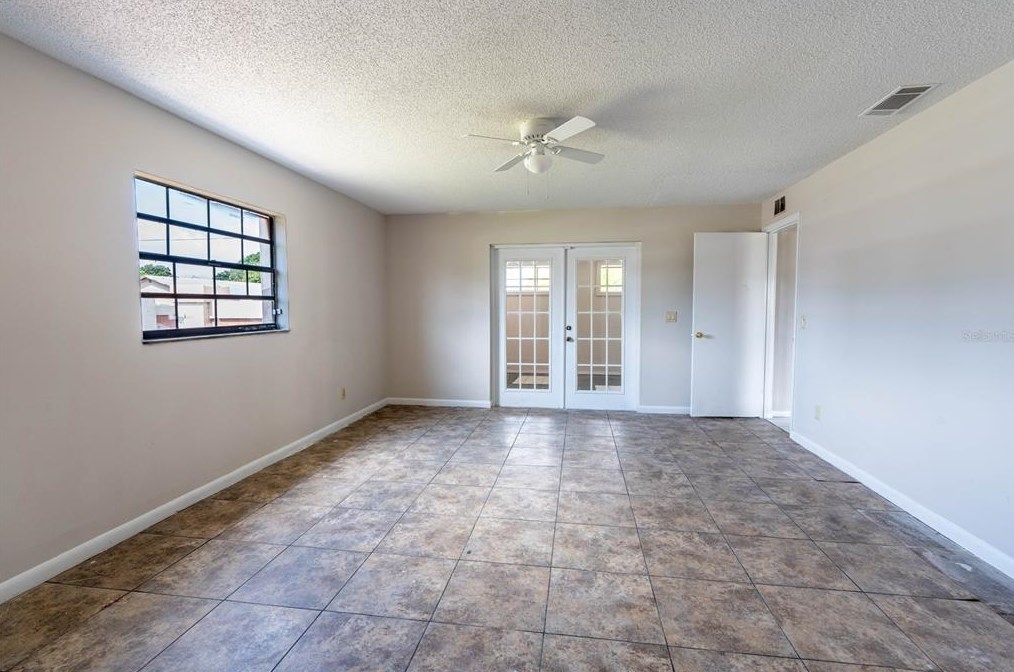 3334 Henry St, Melbourne FL 32901-8016 exterior