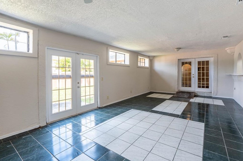 3334 Henry St, Melbourne FL 32901-8016 exterior