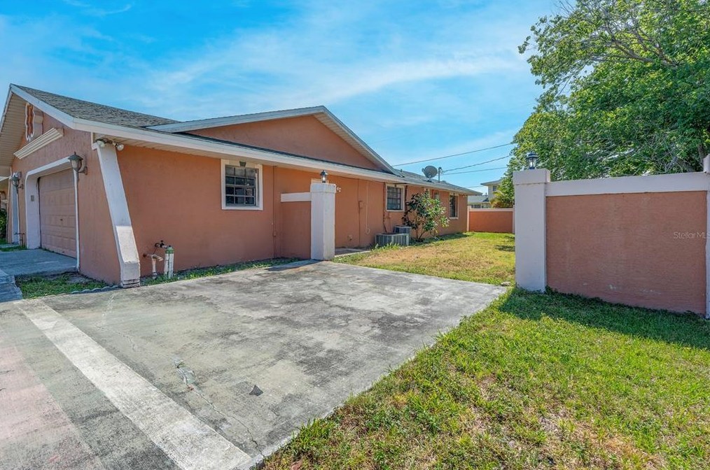 3334 Henry St, Melbourne FL 32901-8016 exterior