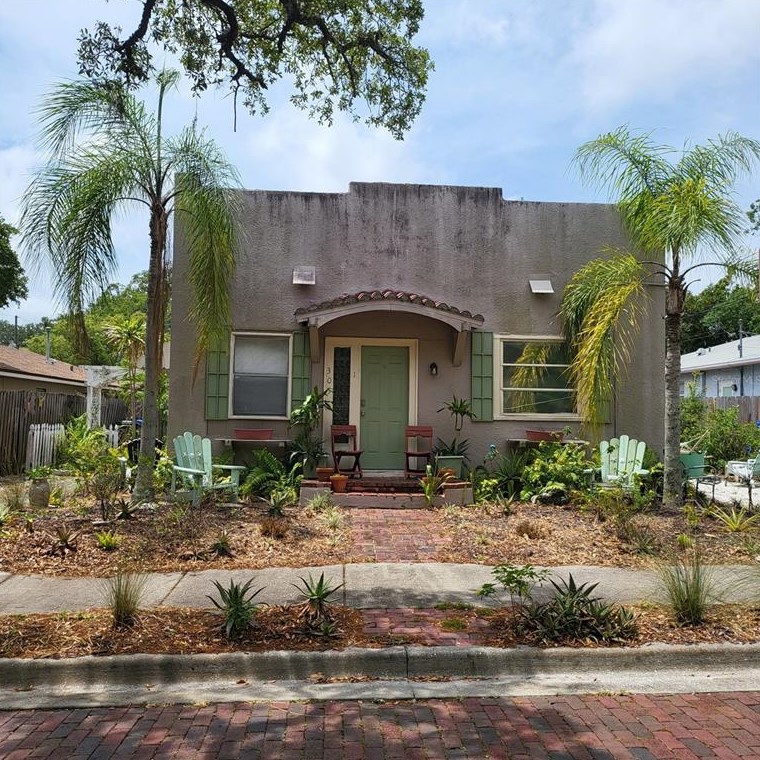 305 Woodrow Ave, Largo, FL 33770-2402